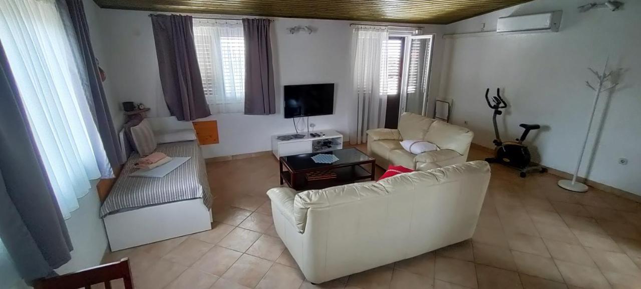 Appartement House Elan à Kornić Extérieur photo